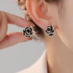 Earring black